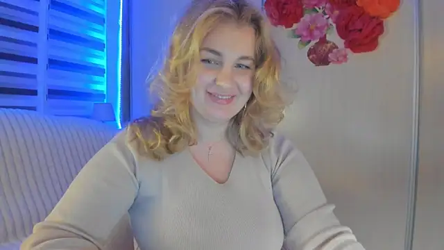 CoraSwon online show from 12.11.24