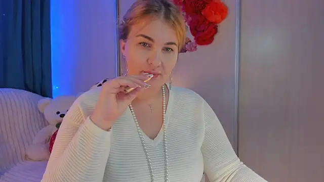 CoraSwon online show from 12.26.24