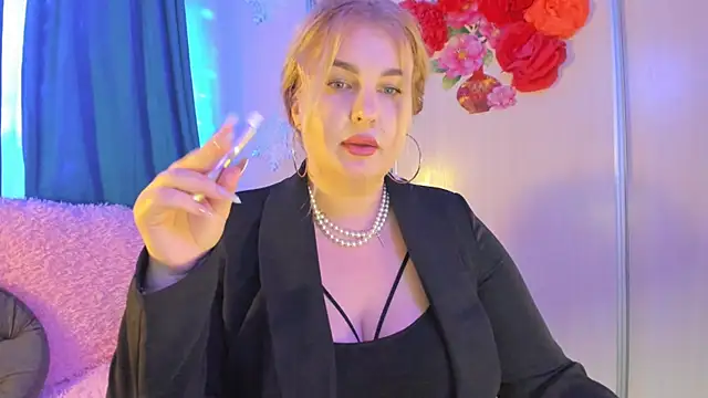 CoraSwon online show from 01.06.25