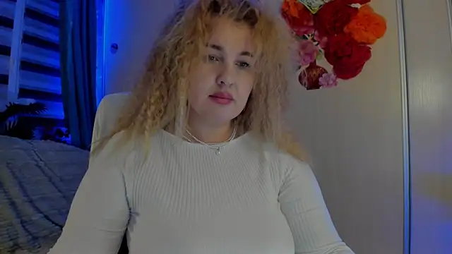 CoraSwon online show from 11.06.25