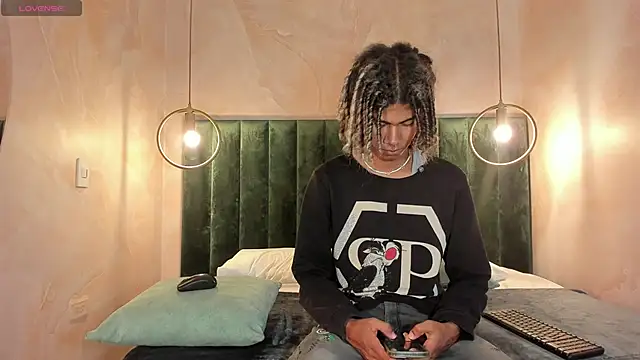 Maxim-Walker online show from 01.28.25