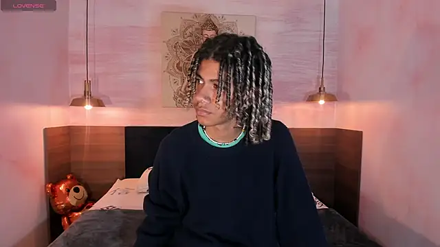 Maxim-Walker online show from 02.24.25