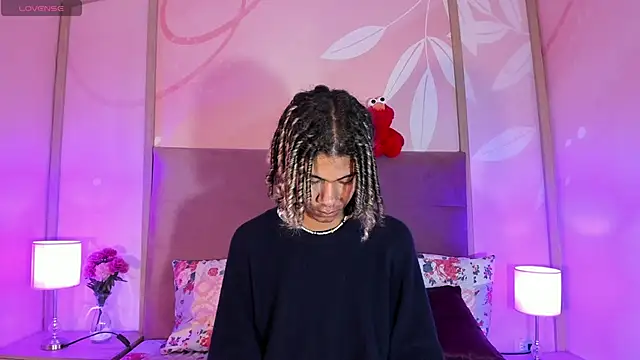 Maxim-Walker online show from 02.25.25