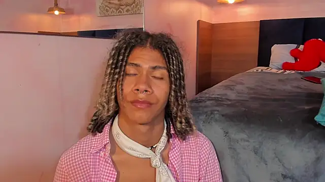 Maxim-Walker online show from 03.17.25