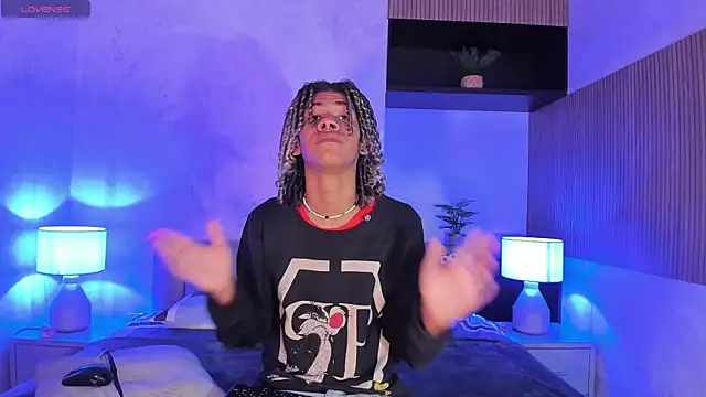 Maxim-Walker online show from 03.22.25