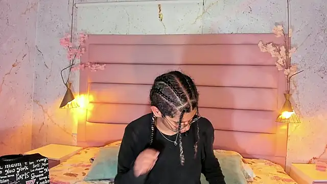 Maxim-Walker online show from 10.24.25