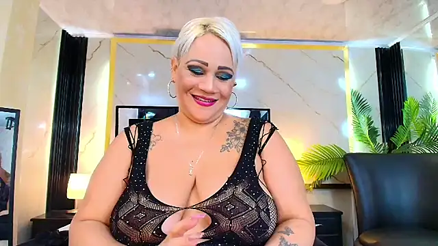 GianellaCox  online show from 01.22.25