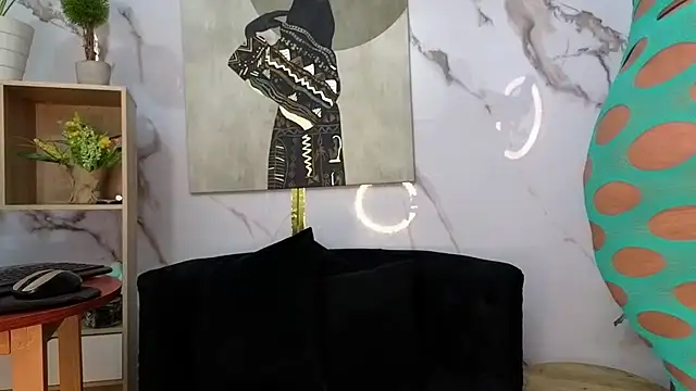 GianellaCox  online show from 11.12.25