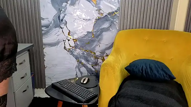 GianellaCox  online show from 02.16.26