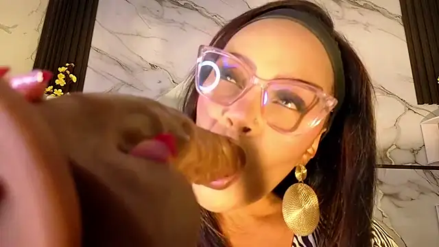 AmberNix online show from 07.04.26