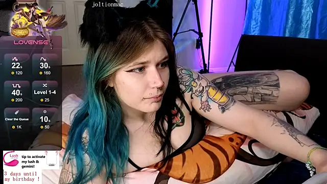 Snapshot of joltionmacc chatting on 02.17.25 joltionmacc online show from 02.17.25