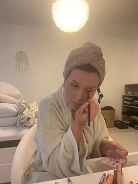 Off  Melonenmandy online show from 10.13.25