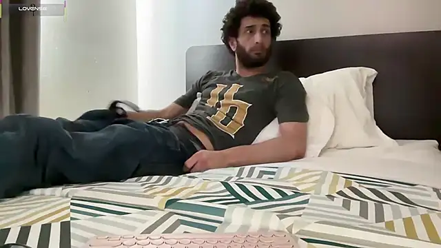 Snapshot of pantslesstraveler_plt chatting on 09.28.25 pantslesstraveler plt online show from 09.28.25