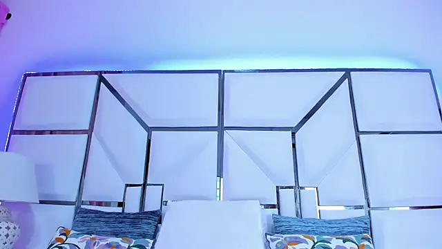 Snapshot of RileySweett chatting on 02.06.25 RileySweett online show from 02.06.25