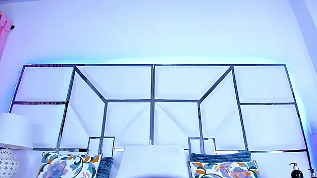 Snapshot of RileySweett chatting on 02.20.25 RileySweett online show from 02.20.25