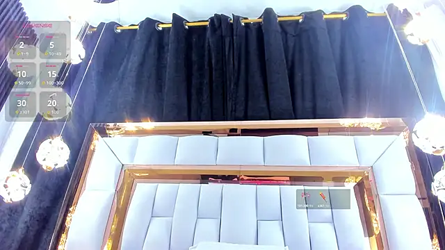 Snapshot of RileySweett chatting on 09.11.25 RileySweett online show from 09.11.25