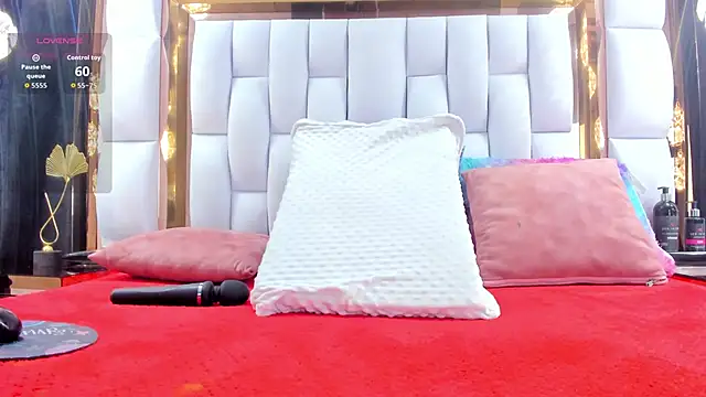 Snapshot of RileySweett chatting on 09.15.25 RileySweett online show from 09.15.25