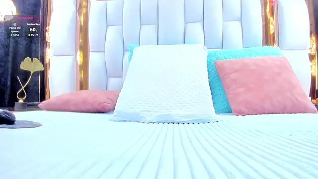 Snapshot of RileySweett chatting on 10.26.25 RileySweett online show from 10.26.25