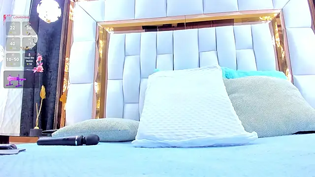 Snapshot of RileySweett chatting on 02.03.26 RileySweett online show from 02.03.26