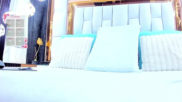 Snapshot of RileySweett chatting on 02.21.26 RileySweett online show from 02.21.26