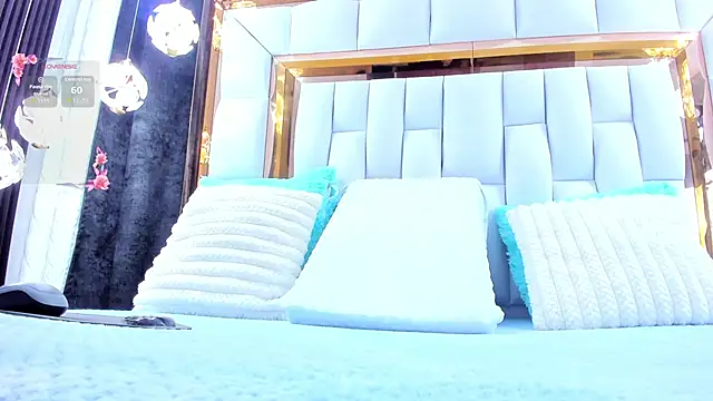 Snapshot of RileySweett chatting on 02.25.26 RileySweett online show from 02.25.26