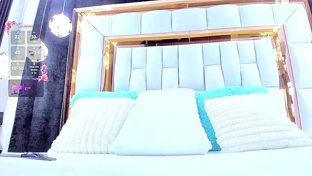 Snapshot of RileySweett chatting on 02.26.26 RileySweett online show from 02.26.26