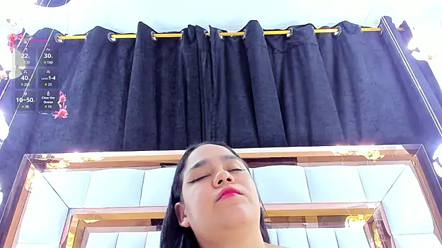 Snapshot of RileySweett chatting on 03.10.26 RileySweett online show from 03.10.26