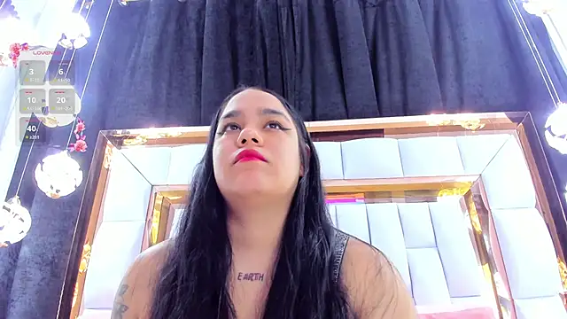 Snapshot of RileySweett chatting on 03.13.26 RileySweett online show from 03.13.26