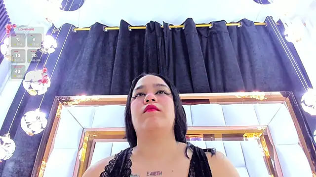 Snapshot of RileySweett chatting on 03.27.26 RileySweett online show from 03.27.26