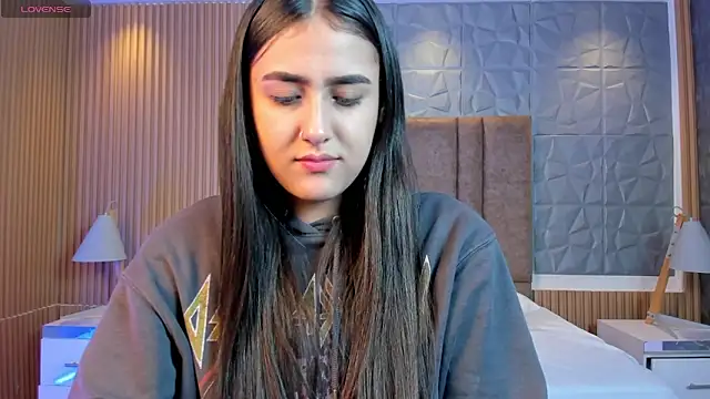 paulina sweett  online show from 12.21.25