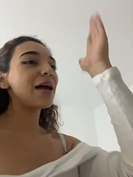 uniquerossie online show from 02.11.26