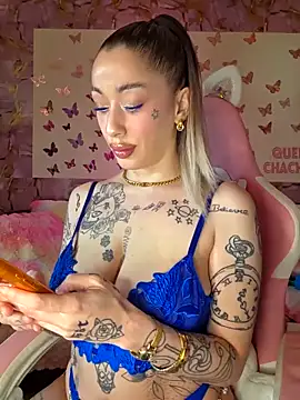 Snapshot of Chachou000 chatting on 04.16.26 Chachou000 online show from 04.16.26