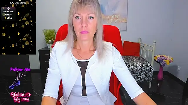 Snapshot of Anita_Tayson chatting on 10.26.25 Anita Tayson online show from 10.26.25