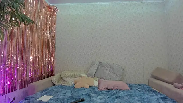 Snapshot of crystalnut chatting on 01.22.25 crystalnut online show from 01.22.25