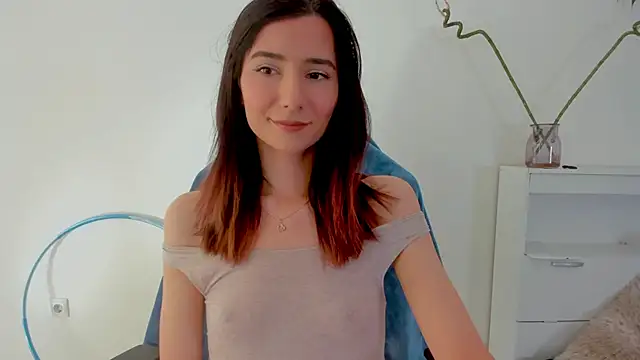 Snapshot of crystalnut chatting on 09.20.25 crystalnut online show from 09.20.25