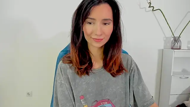 Snapshot of crystalnut chatting on 09.24.25 crystalnut online show from 09.24.25