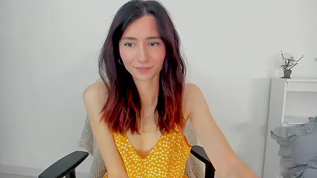 Snapshot of crystalnut chatting on 11.09.25 crystalnut online show from 11.09.25