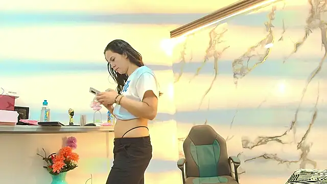 Lindsey8 online show from 02.04.26