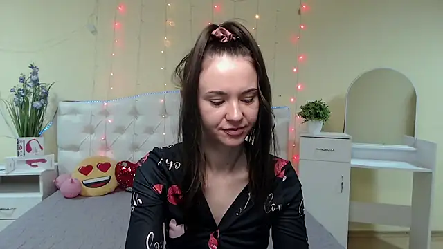 KaraCriegs online show from 01.31.25