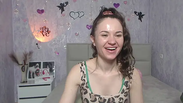 KaraCriegs online show from 02.12.25