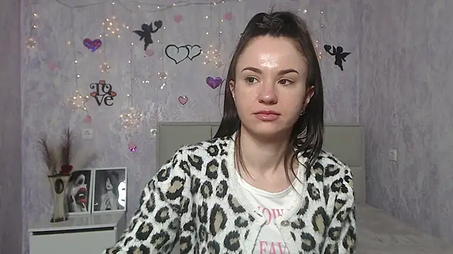 KaraCriegs online show from 02.23.25