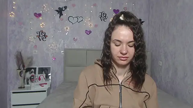 KaraCriegs online show from 03.04.25