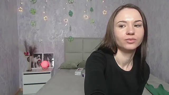 KaraCriegs online show from 03.14.25