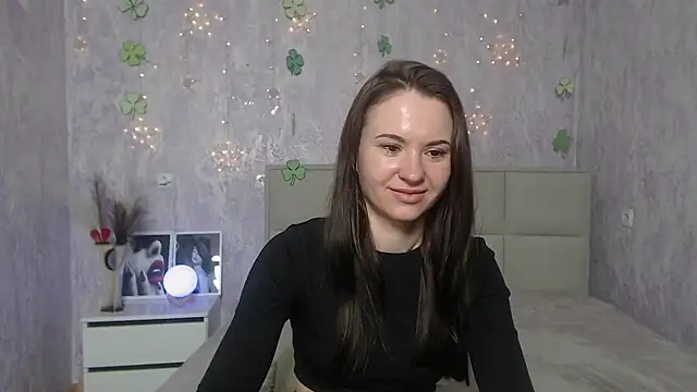 KaraCriegs online show from 03.15.25