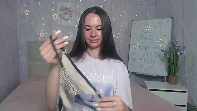 KaraCriegs online show from 09.25.25