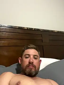 Snapshot of caliguy37 chatting on 11.10.25 caliguy37 online show from 11.10.25