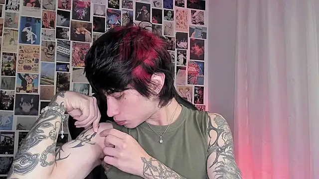 Snapshot of liamelf chatting on 09.20.25 liamelf online show from 09.20.25