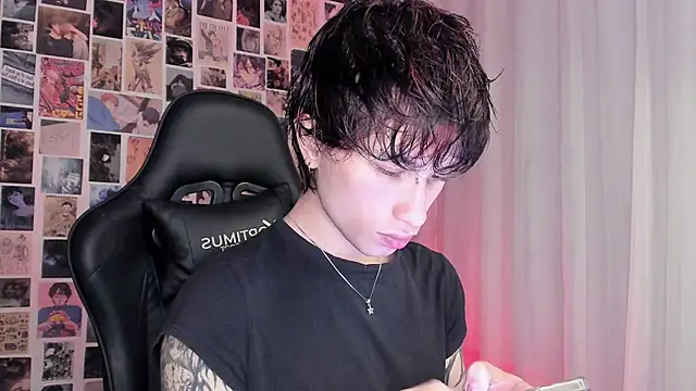 Snapshot of liamelf chatting on 11.16.25 liamelf online show from 11.16.25