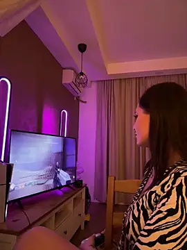 AvaGianna online show from 01.14.25