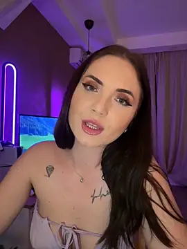 AvaGianna online show from 01.17.25